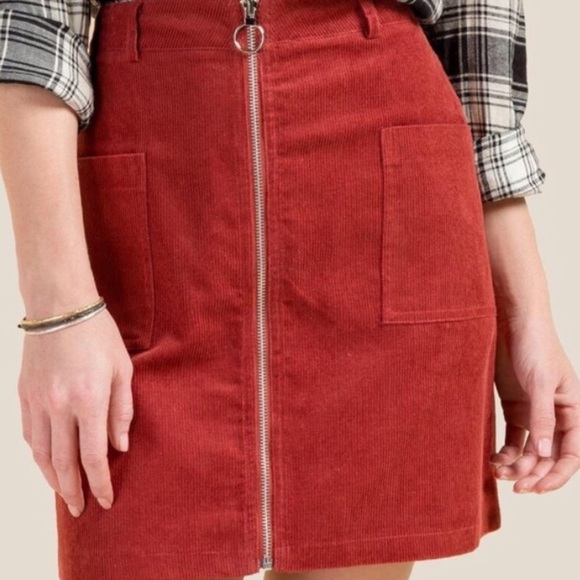 BRIELLE ZIP FRONT CORDUROY MINI SKIRT NWT Medium - Picture 1 of 6